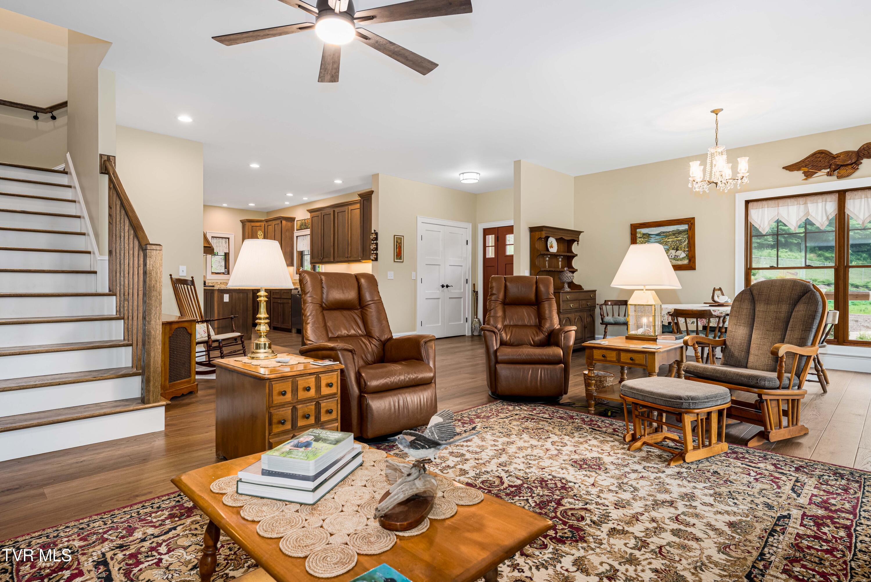 175 Lakeside Drive Butler, TN 37640 - Photo 10 of 102 175 Lakeside Dr (81 of 117)