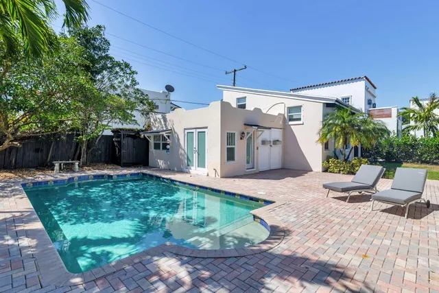 $3,290,000 | 222 Greenwood Drive, West Palm Beach, FL 33405