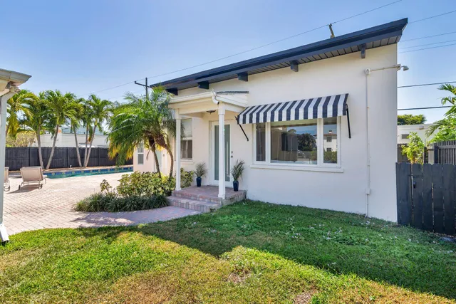 $3,290,000 | 222 Greenwood Drive, West Palm Beach, FL 33405