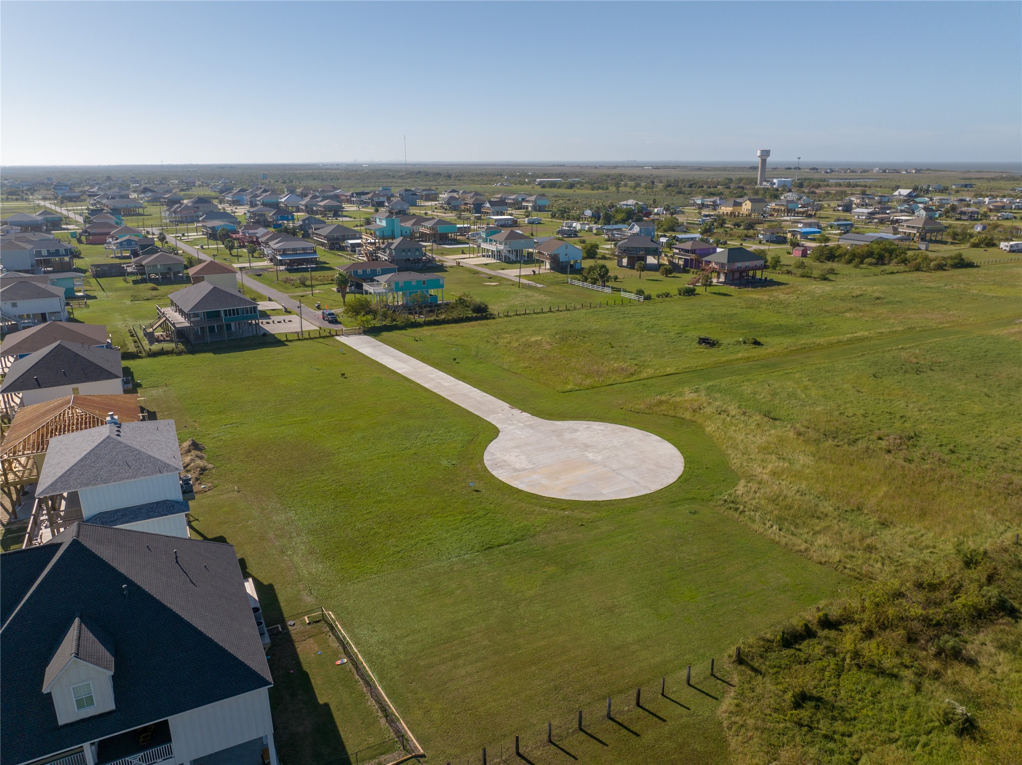 184 Ocean View Drive Crystal Beach, TX 77650 - Photo 8 of 14 a view of a city