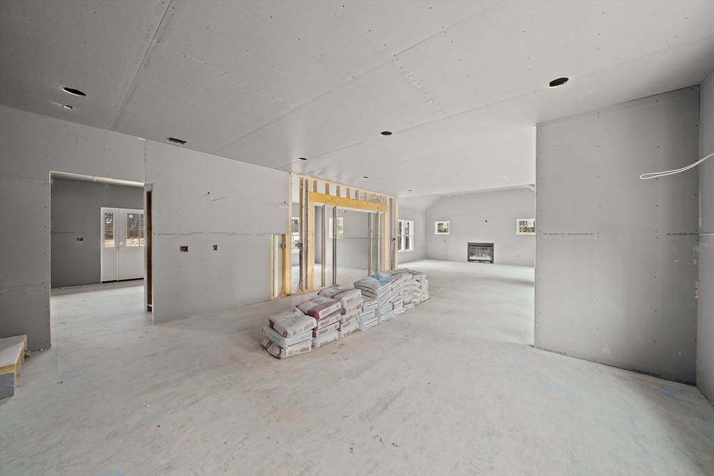 342 Country Club Way Kingston, MA 02364 - Photo 5 of 22 a large white bed with white cabinet