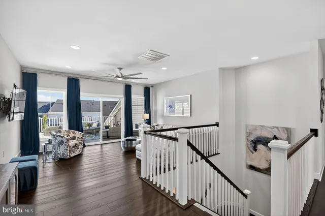 a view of a workspace with furniture