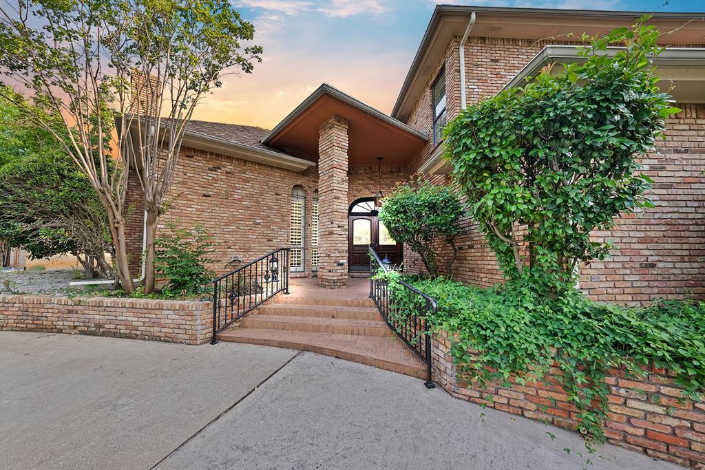 2714 Ridge Top Lane Arlington, TX 76006 - Photo 2 of 39