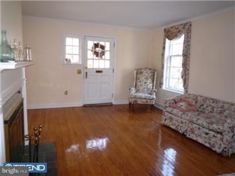 134 Lester Avenue Shillington, PA 19607 - Photo 2 of 6 Living Room
