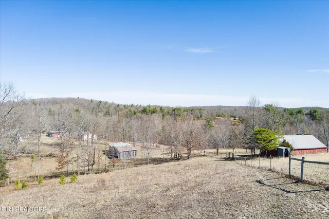 $347,500 | 102 Flat Rock Road, Deer Lodge, TN 37726