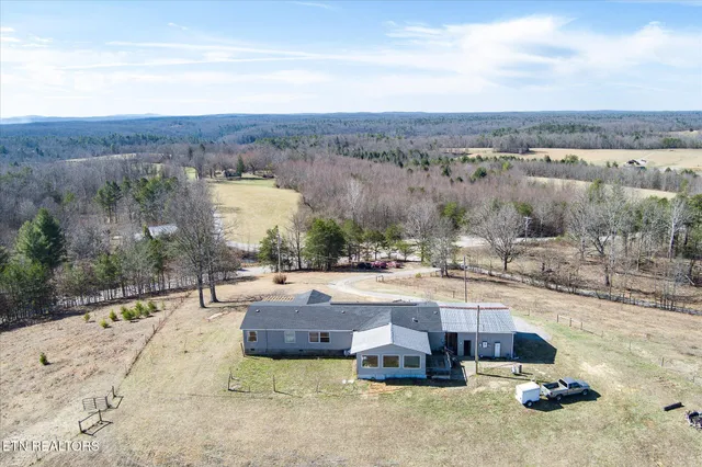 $347,500 | 102 Flat Rock Road, Deer Lodge, TN 37726