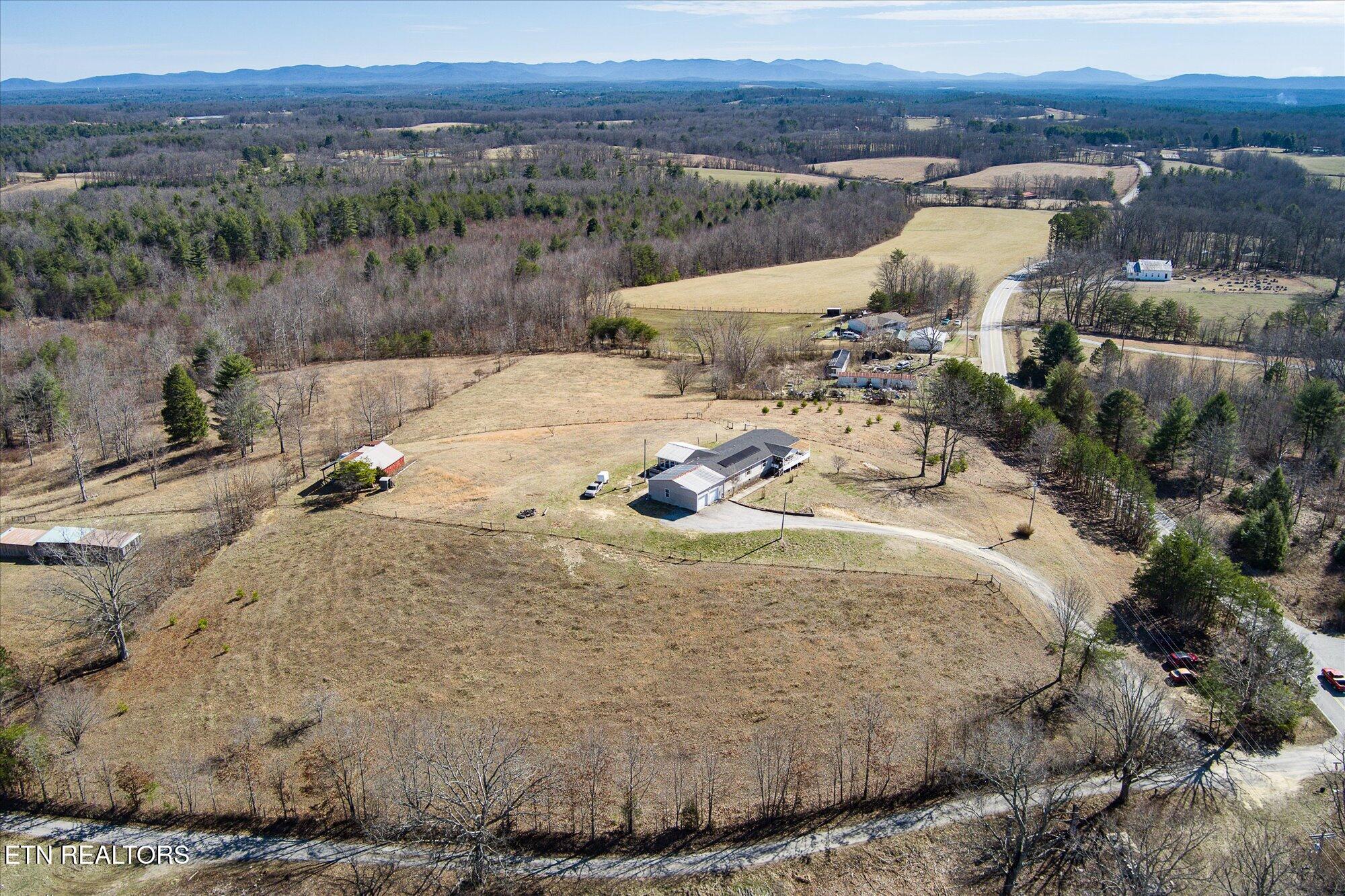 102 Flat Rock Road Deer Lodge, TN 37726 - Photo 4 of 36 30-102 Flat Rock Rd_TNPC_158