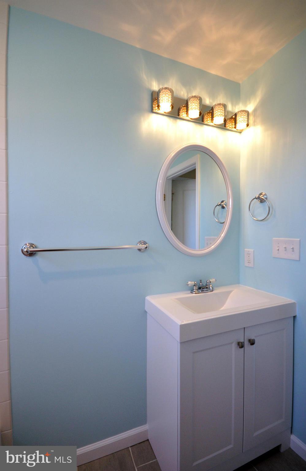 3520 Hillsmere Road Baltimore, MD 21207 - Photo 15 of 23 Bath