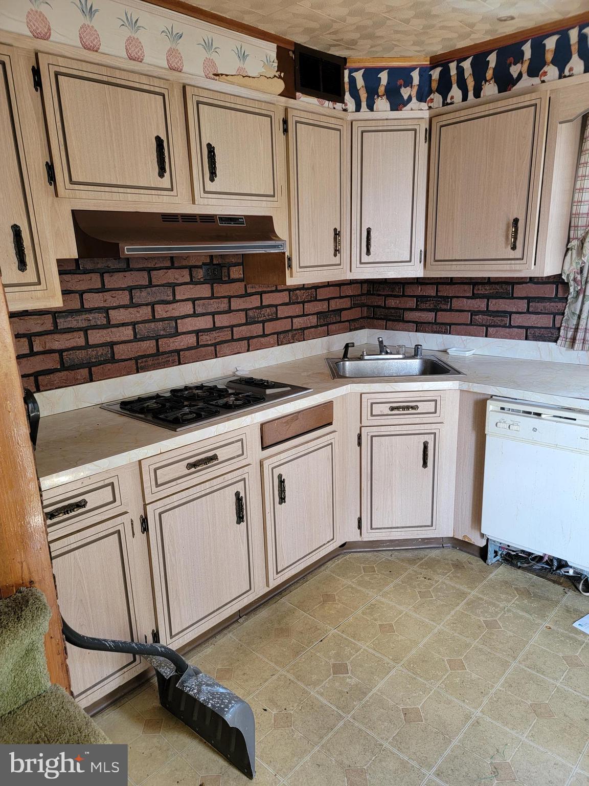 3509 Sollers Point Road Baltimore, MD 21222 - Photo 26 of 28