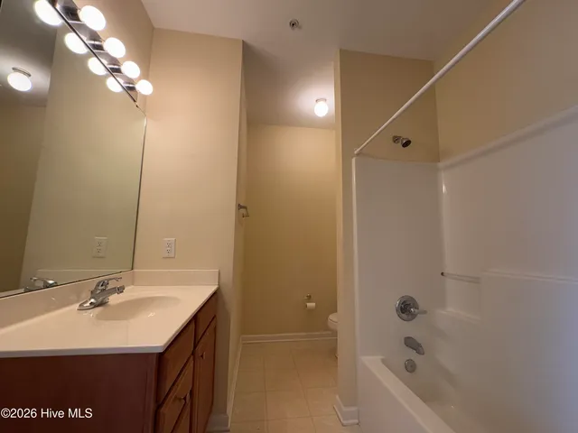 $1,550 | 211 Fullford Lane, Unit 204, Wilmington, NC 28412