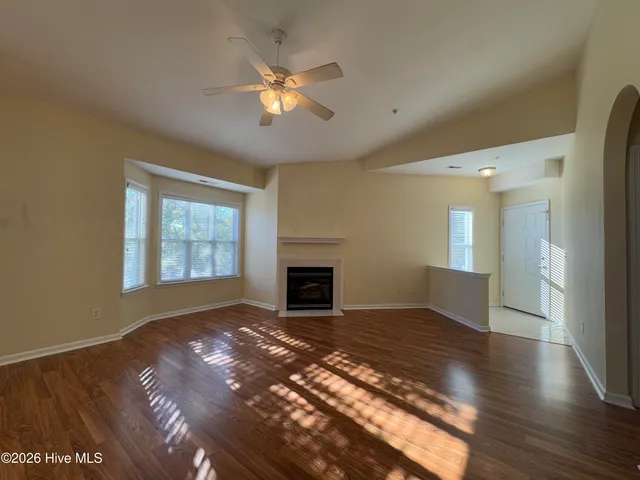 $1,550 | 211 Fullford Lane, Unit 204, Wilmington, NC 28412