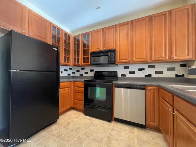 $1,550 | 211 Fullford Lane, Unit 204, Wilmington, NC 28412