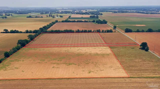 a view of an outdoor space and city view
