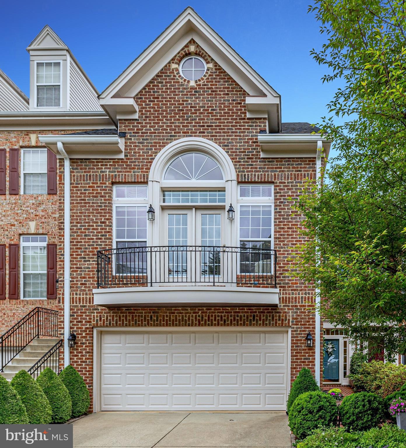 Luxury Brick  Front TH with Pond Views @ RTC