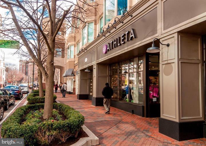 1933 Logan Manor Drive Reston, VA 20190 - Photo 118 of 120 Reston Town Center Stores, Restaurants and theater