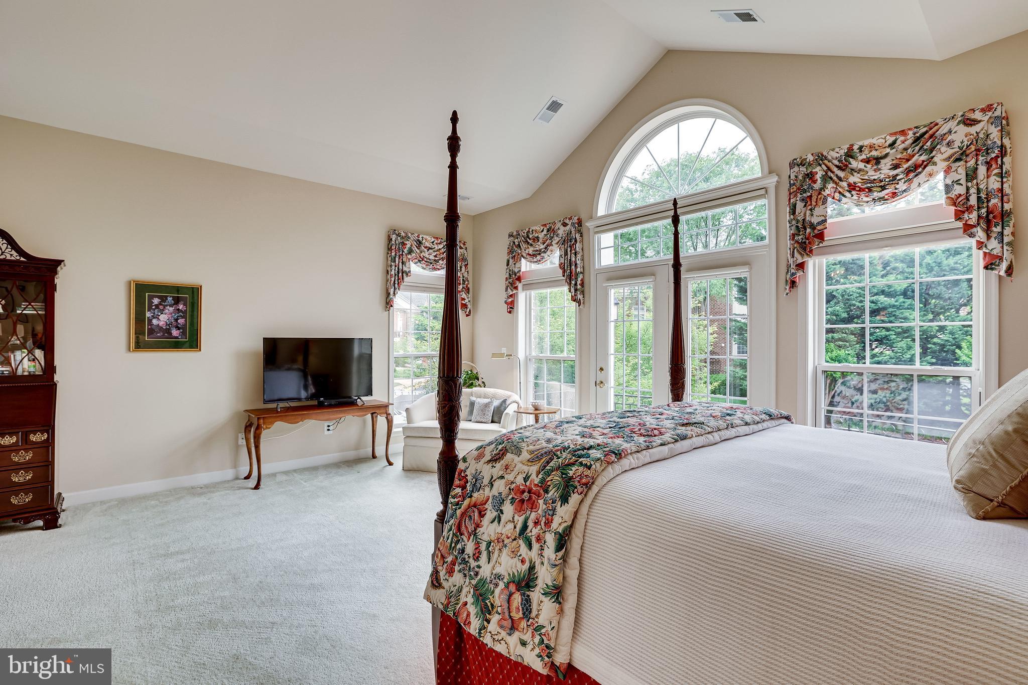 1933 Logan Manor Drive Reston, VA 20190 - Photo 49 of 120