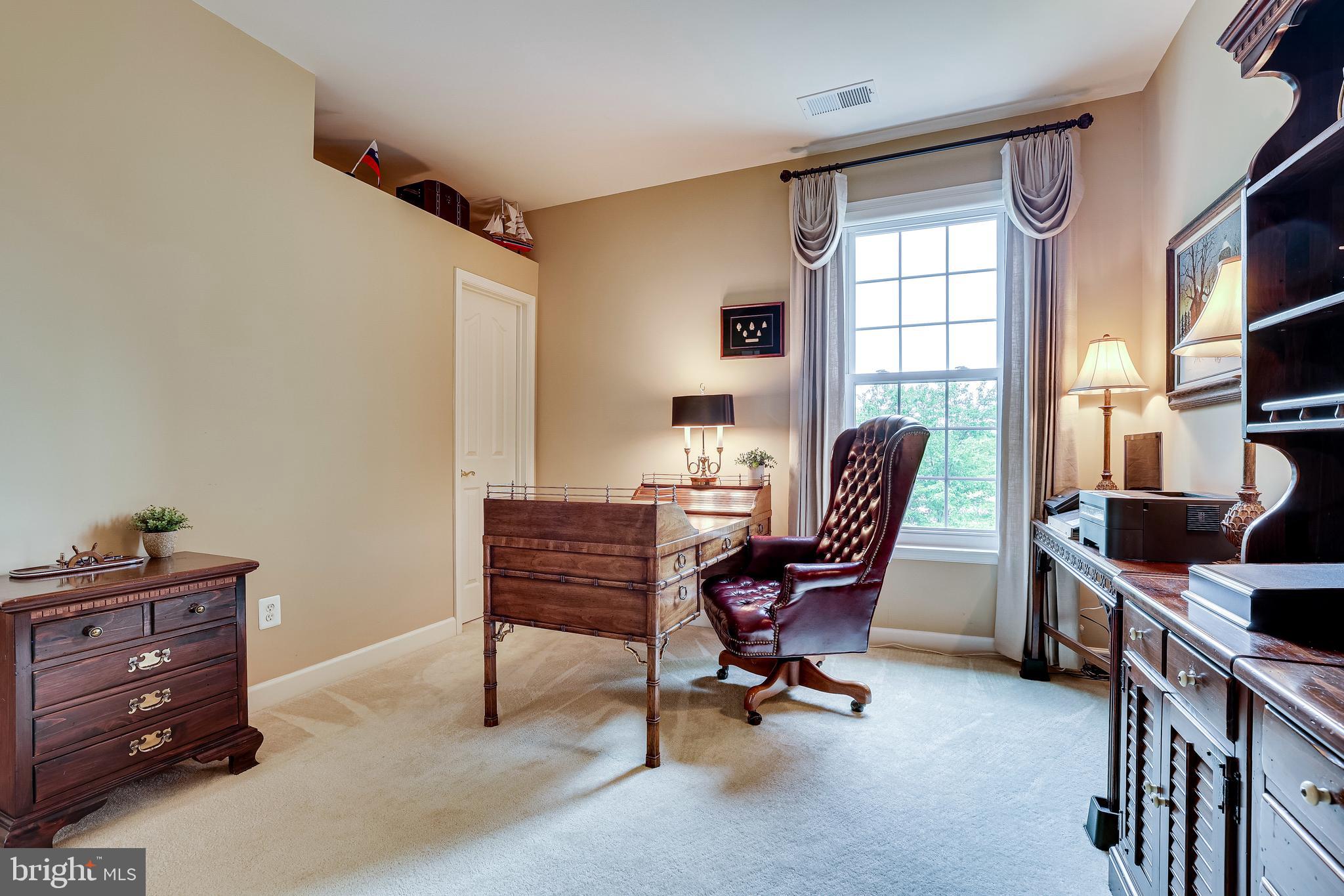 1933 Logan Manor Drive Reston, VA 20190 - Photo 71 of 120 Bedroom #3