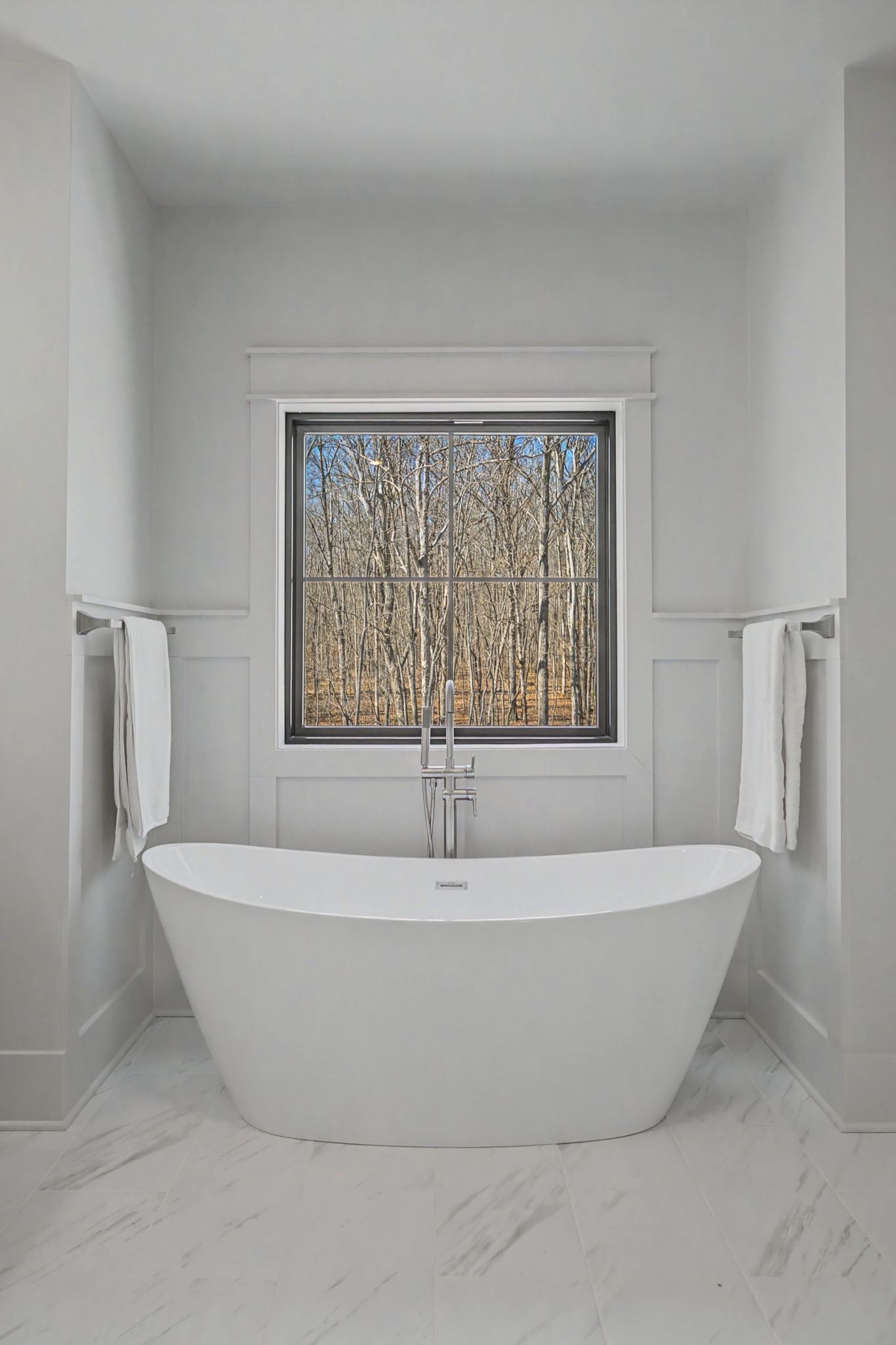 1863 Lake Louisa Loop Monteagle, TN 37356 - Photo 30 of 63 a white bath tub sitting in a bathroom