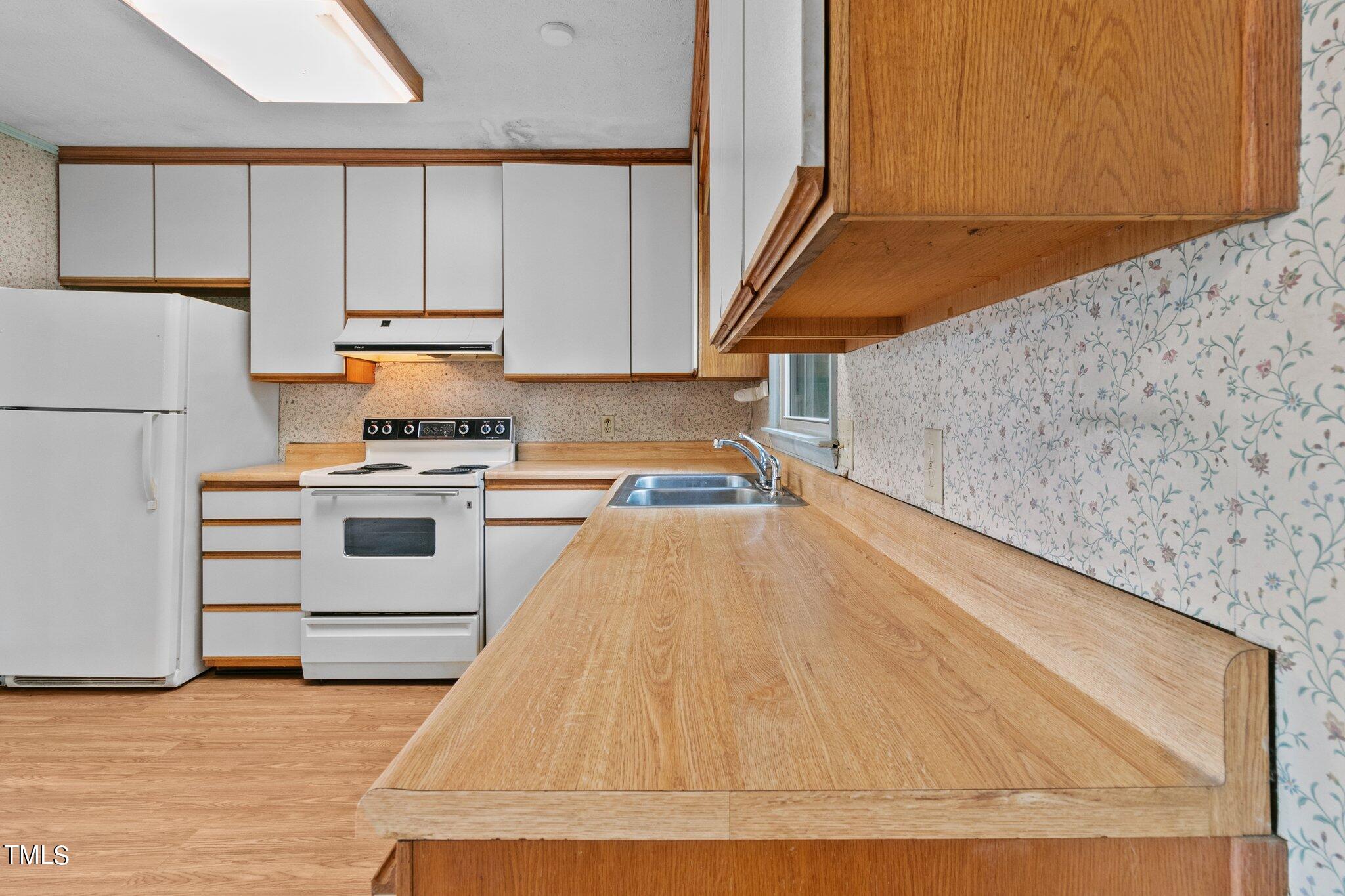 4998 Stewart Road Wade, NC 28395 - Photo 12 of 38 Kitchen
