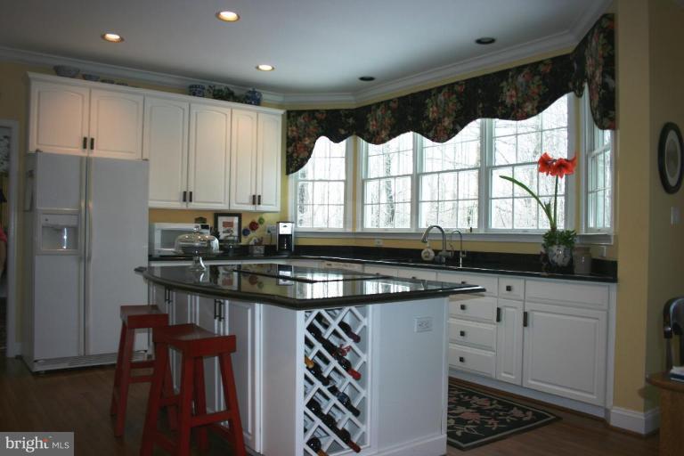 2706 Howard Grove Road Davidsonville, MD 21035 - Photo 3 of 30 Kitchen