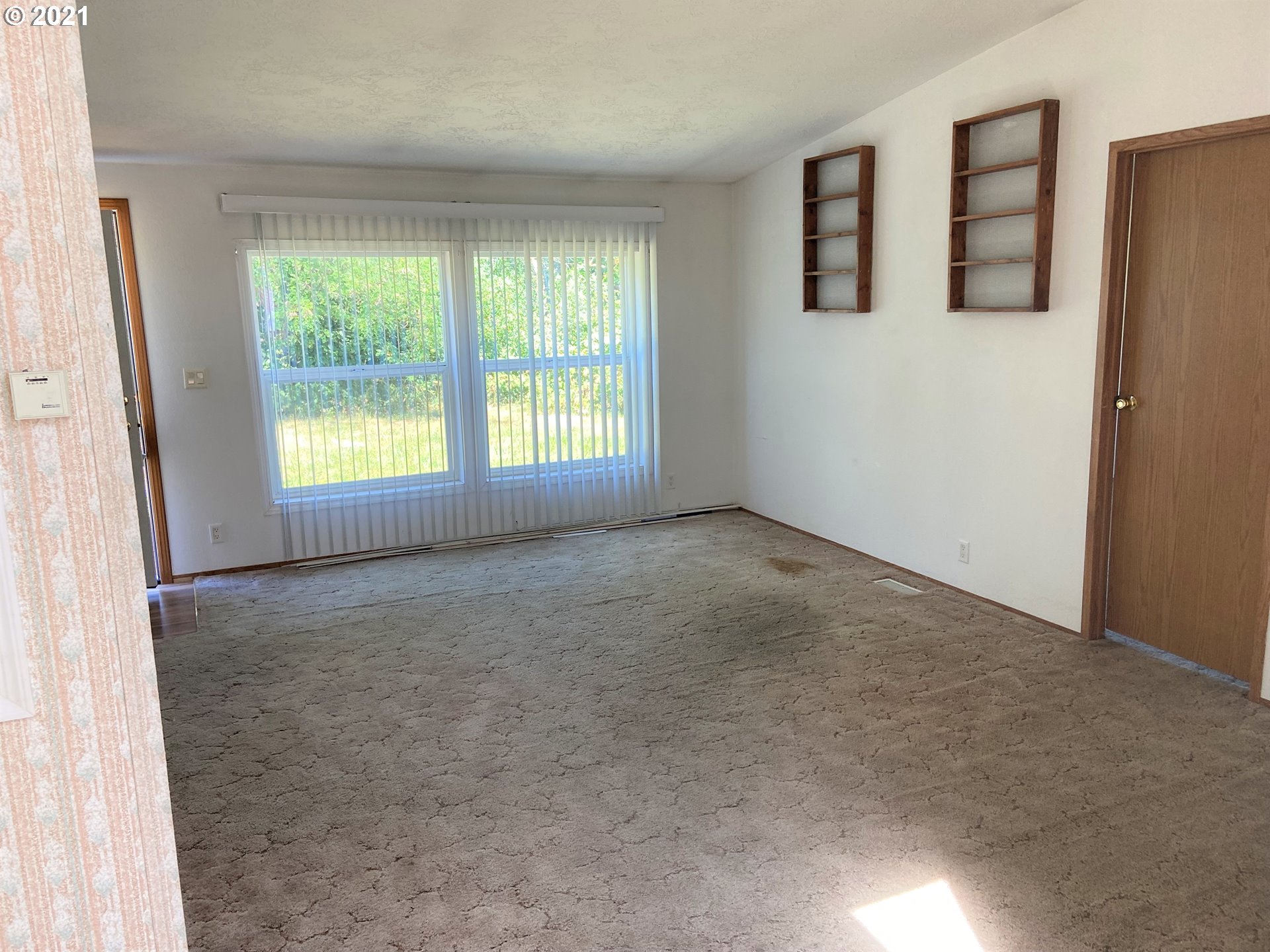 92070 Maple Lane Springfield, OR 97478 - Photo 3 of 16