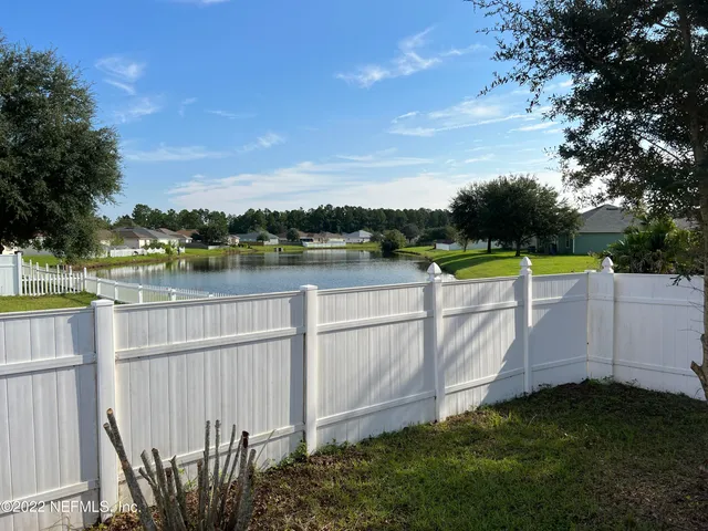 $1,800 | 3742 Star Leaf Road West, Jacksonville, FL 32210