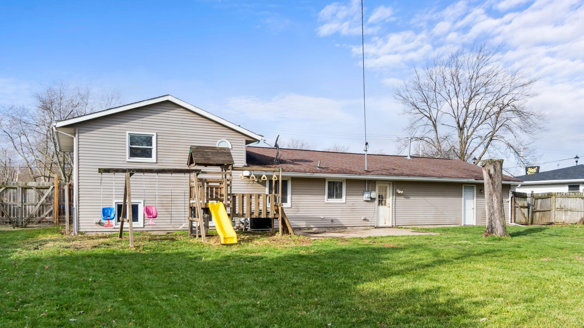 4220 Maplecrest Road Fort Wayne, IN 46815 - Photo 29 of 36