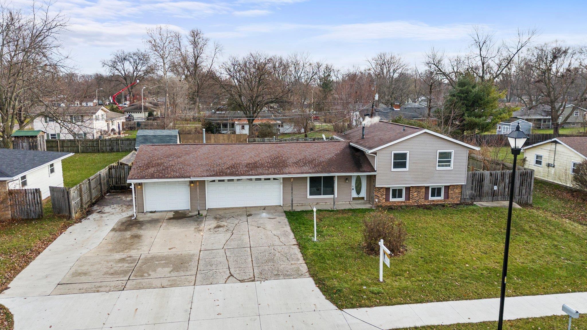 4220 Maplecrest Road Fort Wayne, IN 46815 - Photo 32 of 36