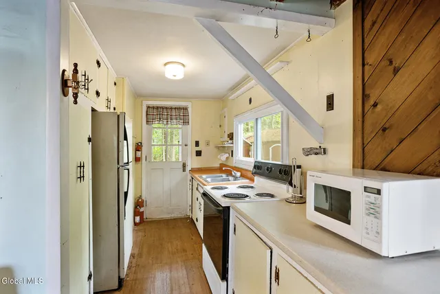 $345,000 | 29 Jackson Road, South Glens Falls, NY 12803