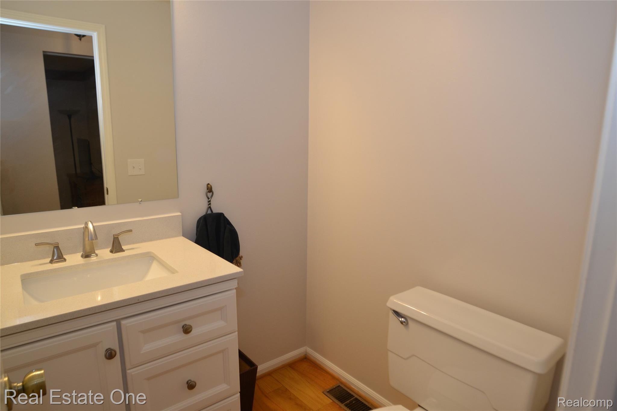 33877 Hunters Pointe Road Farmington, MI 48331 - Photo 21 of 44 DSC_0138.jpg