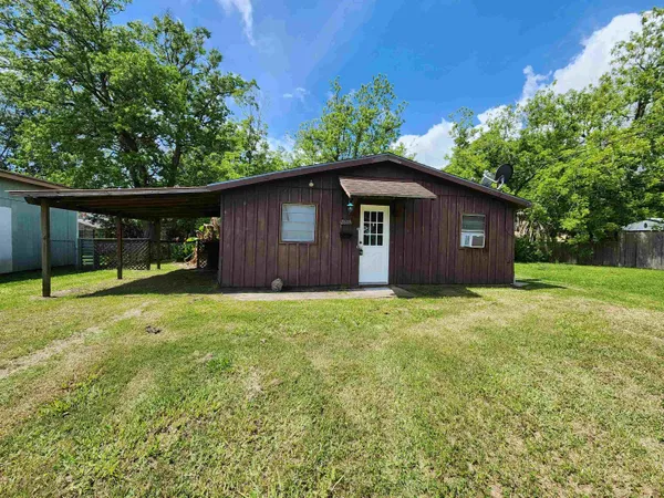 $725 | 2619 2nd Avenue, Groves, TX 77619