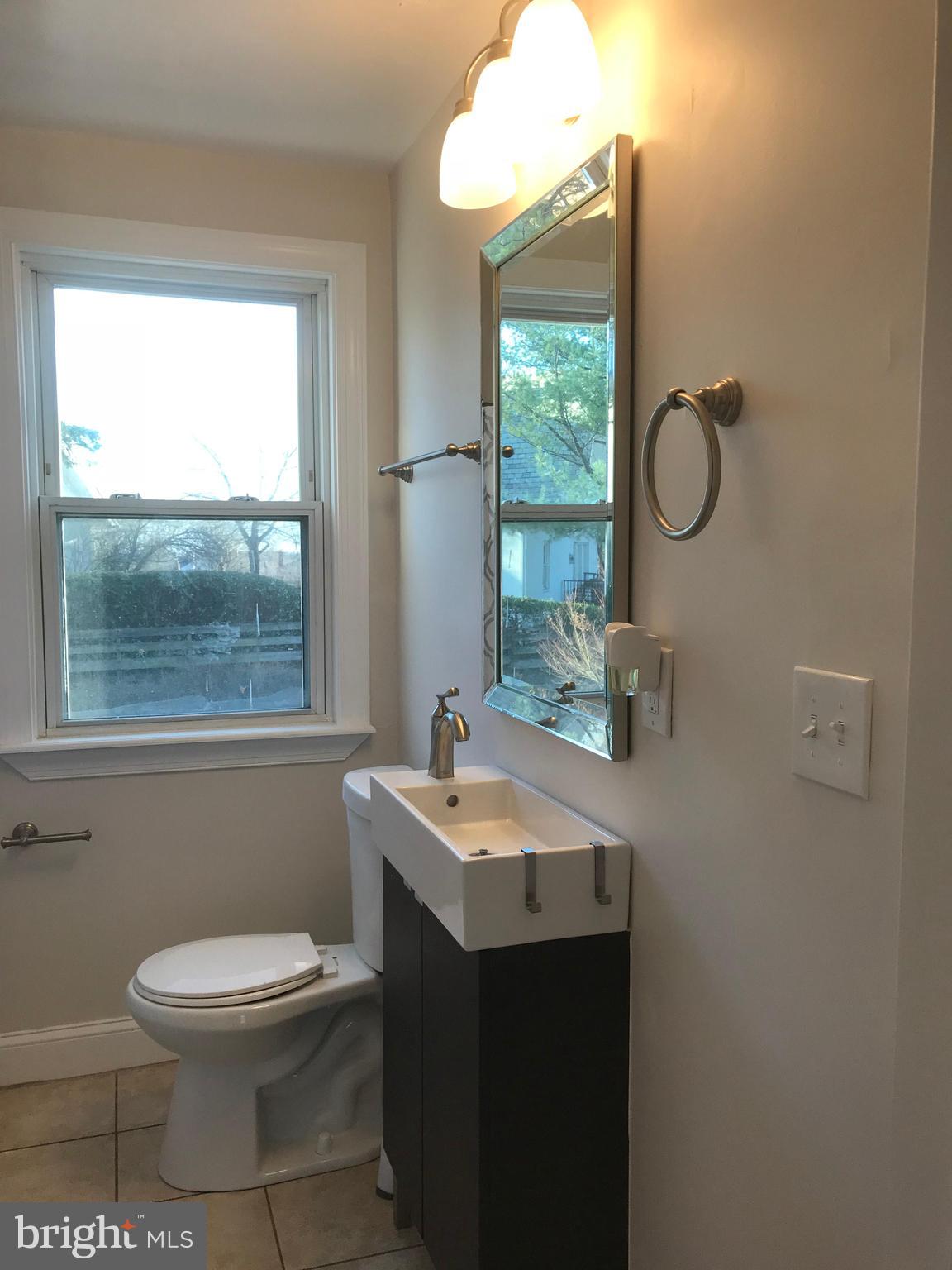 1004 Dartmouth Road, Unit 2 Baltimore, MD 21212 - Photo 15 of 17 Bath