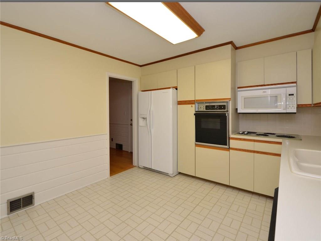 2675 Weymoth Road Winston-Salem, NC 27103 - Photo 5 of 22 Gallery Image 5