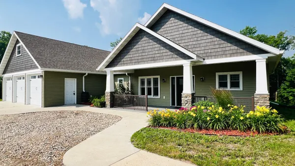 $779,900 | 26088 Broadway Avenue, Detroit Lakes, MN 56501