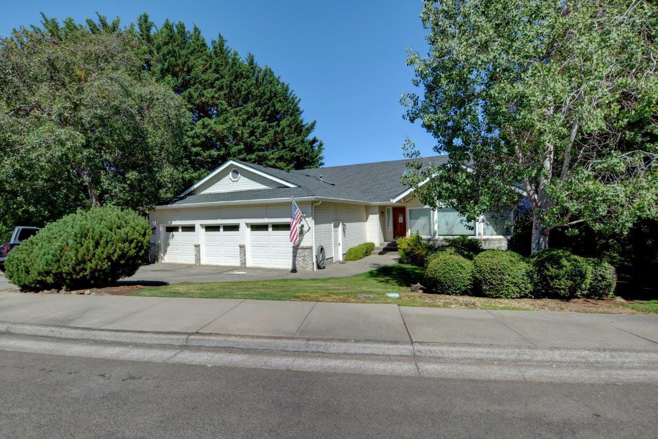 4401 Innsbruck Ridge Medford, OR 97504 - Photo 8 of 54 4