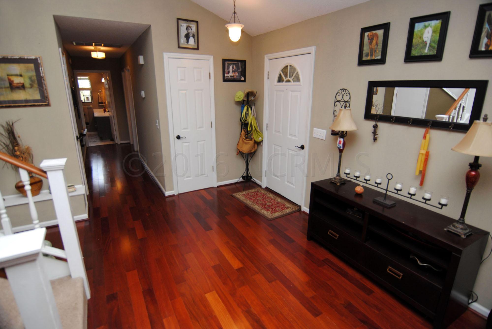 1624 Field View Road Wilmington, NC 28411 - Photo 4 of 39 Foyer 1