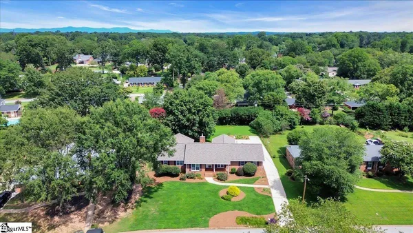 $595,000 | 17 Seabury Drive, Greenville, SC 29615