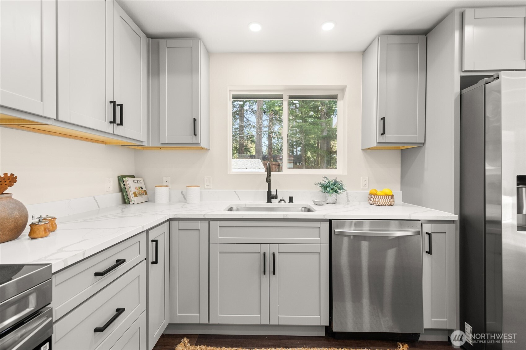 11828 Cove Road Southwest Vashon, WA 98070 - Photo 12 of 37 Gallery Image 12