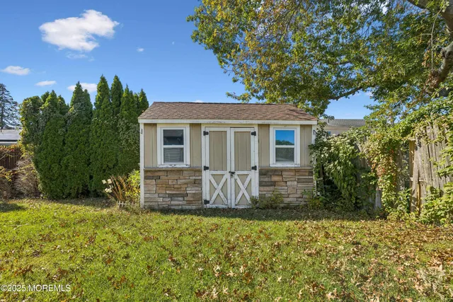 front view of house with a yard