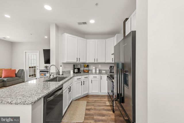 $420,000 | 6481 Cheyenne Drive, Unit 301, Alexandria, VA 22312