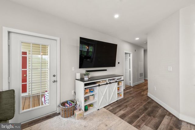 $420,000 | 6481 Cheyenne Drive, Unit 301, Alexandria, VA 22312