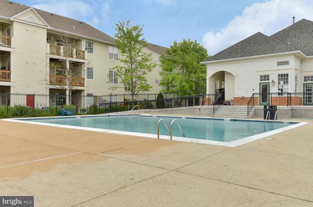 $420,000 | 6481 Cheyenne Drive, Unit 301, Alexandria, VA 22312