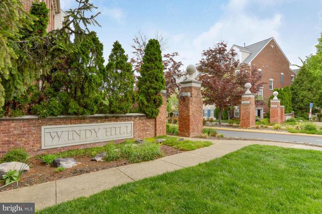 $420,000 | 6481 Cheyenne Drive, Unit 301, Alexandria, VA 22312