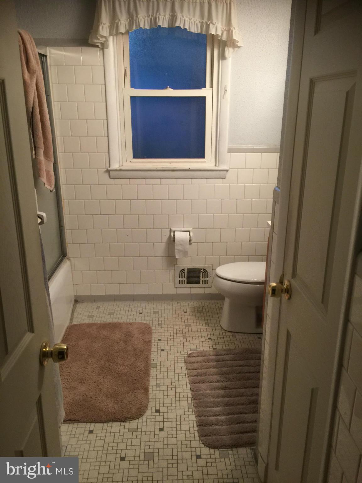 2406 Harwood Road Baltimore, MD 21234 - Photo 14 of 17 Bath (Master)