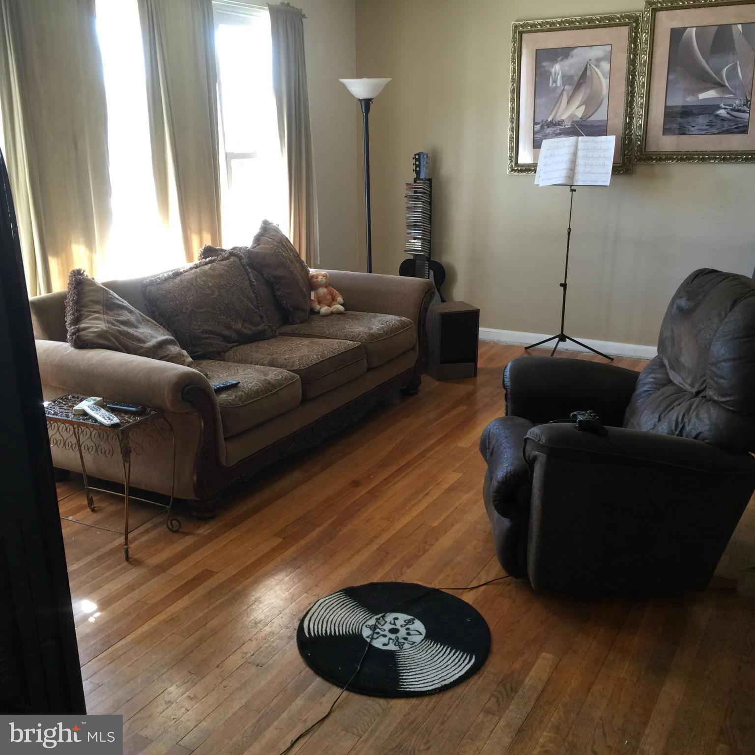2406 Harwood Road Baltimore, MD 21234 - Photo 3 of 17 Living Room