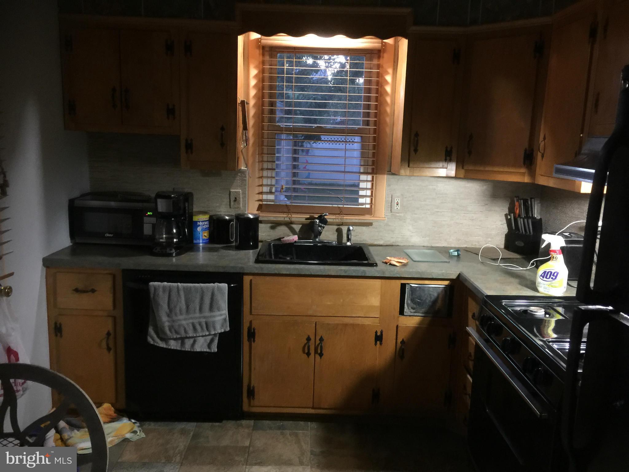 2406 Harwood Road Baltimore, MD 21234 - Photo 4 of 17 Kitchen