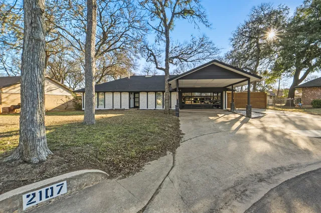 $3,200 | 2107 Lewood Circle, Austin, TX 78745