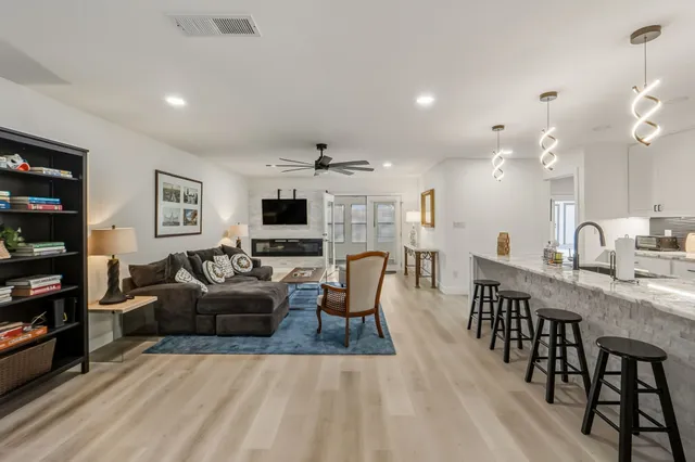 $3,200 | 2107 Lewood Circle, Austin, TX 78745