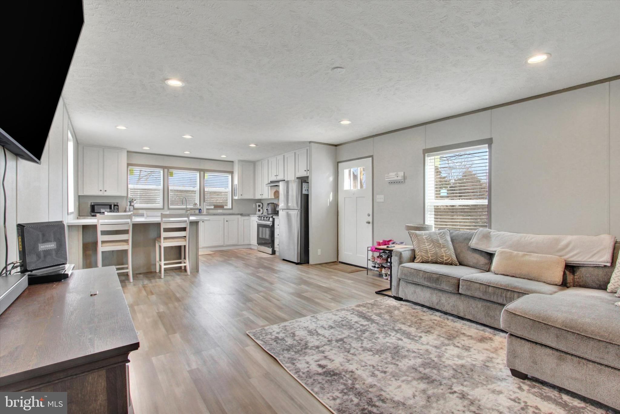 39 B Street York, PA 17408 - Photo 4 of 20 Bright and airy open-concept living space.