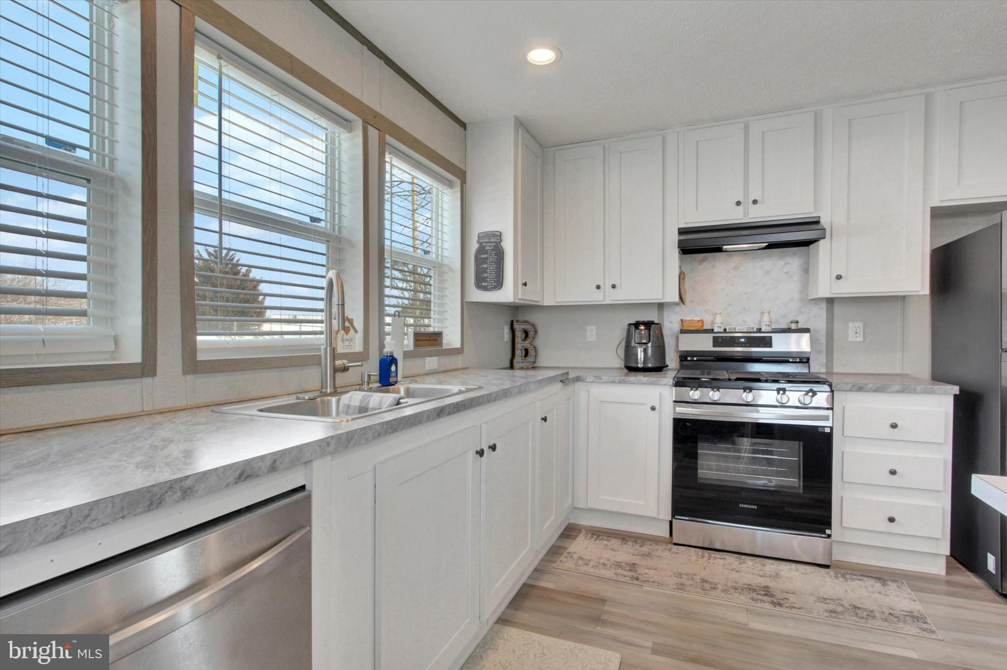 39 B Street York, PA 17408 - Photo 8 of 20 Bright and airy modern kitchen design.